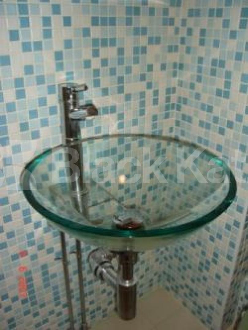 			AMAZING LOCATION!!!, 2 Bedroom, 1 bath, 1 reception Apartment			 Cresent Road, CROUCH END N8